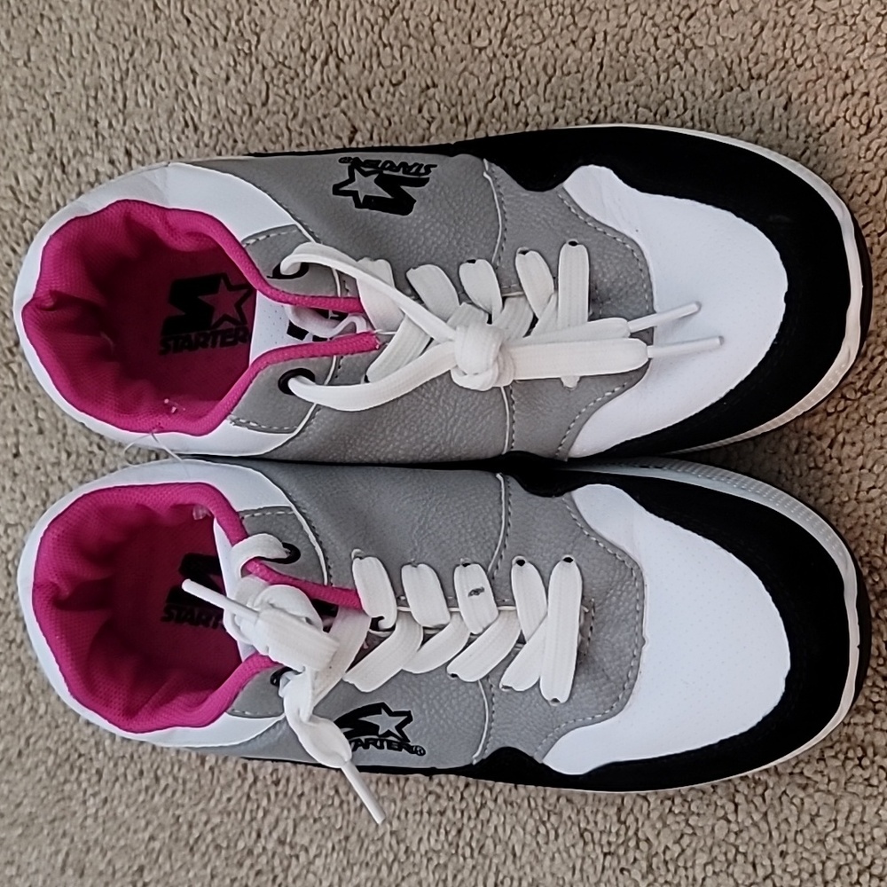 NWOT Girls Starter Sneakers Size 3